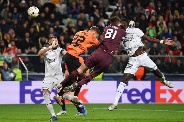Shakhtar Donetsk ile Şampiyonlar Ligi'nin 4. haftasında karşı karşıya gelen Real Madrid 1 puanı son dakikada Rüdiger ile kurtarmayı başardı.