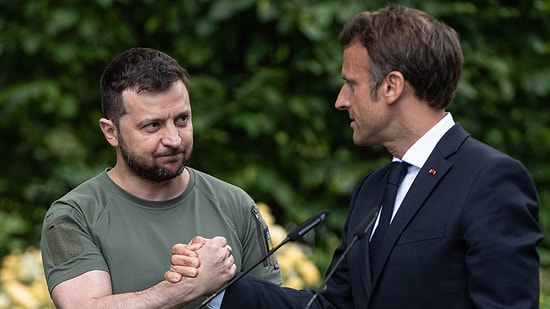 Zelenskiy: Macron Hep Beni 'WhatsApp’tan Ara' Der