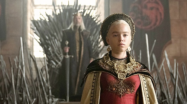 Does Rhaenyra actually rule as a queen?