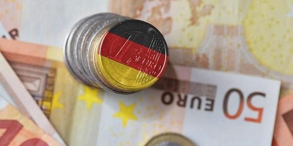Almanya'da cari ekonomik durumun önceki aya göre kötüleştiği değerlendirilse de yatırımcı güveni arttı.
