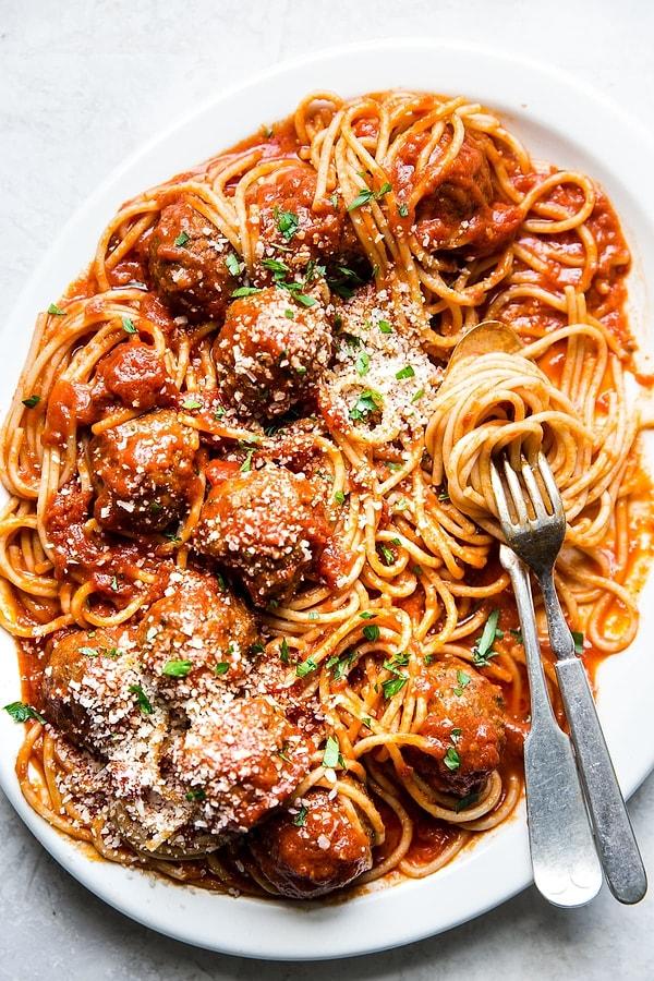 6. Köfteli Spagetti