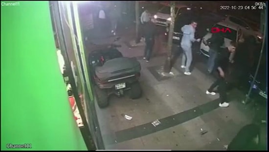 Beyoğlu'nda Haraç Saldırısı: Çiğ Köfteci Baba ve Oğul Ölümden Döndü!