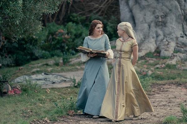Hatırlarsanız House of the Dragon'un ilk bölümünde Rhaenyra ve Alicent, Prenses Nymeria'nın halkını Dar Deniz'de gemilere bindirerek Valyrialı saldırganlardan nasıl kurtardığını okuduklarını görmüştük.