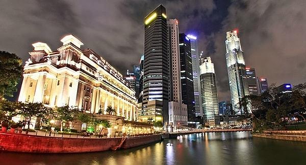 Güney Doğu Asya'nın önemli finans merkezlerinden olan Singapur'da enflasyon rakamları yayımlanacak. Ülkede enflasyon en son aylık yüzde 0,9 artışla yıllık yüzde 7,5 seviyesine kadar yükselmişti (08.00).