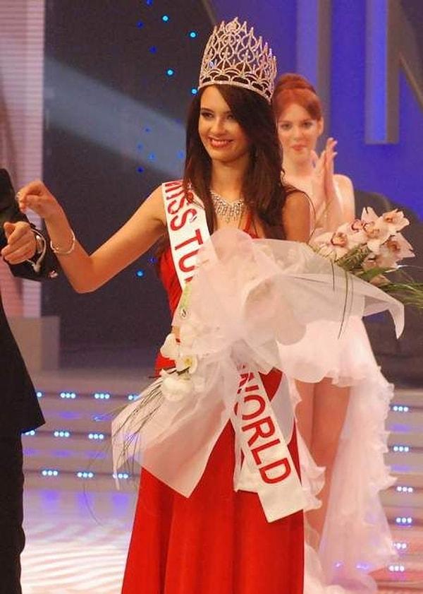 Miss Turkey 2008 Güzellik Yarışması'nda podyuma çıkan Leyla Lydia Tuğutlu yarışmanın birincisi olmuştu.