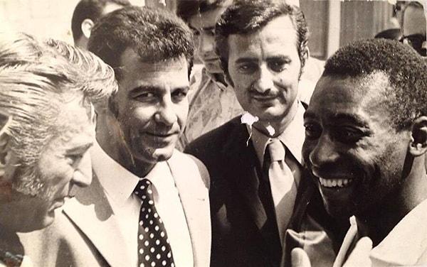 Pelé ile ilk röportajı yapan Türk gazeteci de Halit Kıvanç'tı. Pele henüz 17 yaşındaydı.