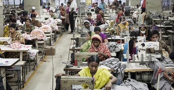 7. Moda sektörü, daha doğrusu hepimizin giydiği en bilinen ünlü markalar tamamen ucuz işçiler çalıştırılarak ayakta kalıyor.