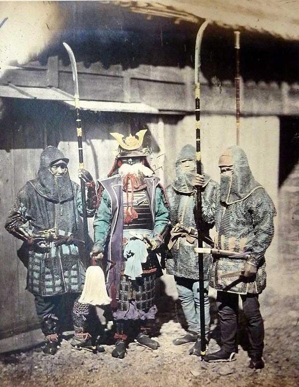 12. Kuşanmış bir samuray ve hizmetkarları - 1870: