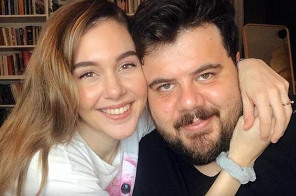 2019 yılında oyuncu Eser Yenenler ile evlenen Türkiye güzeli, daha çok sosyal medyadan yaptığı paylaşımlarla biliniyor.