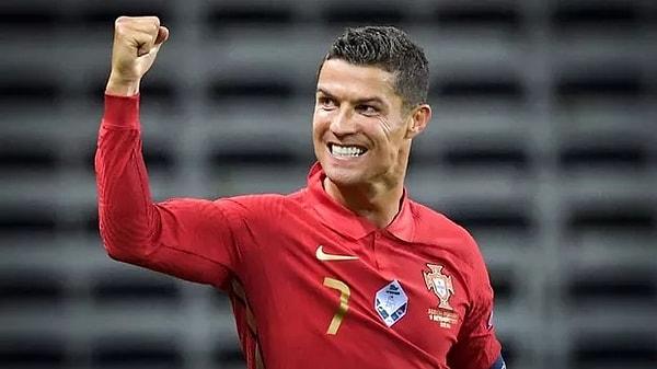 Cristiano Ronaldo, Erik ten Hag ile Manchester United kampına dönmek için şimdiden anlaşma yaptığı biliniyor ancak birçok kişi Ronaldo'nun Ocak 2023'te takımdan ayrılacağını söylüyor.