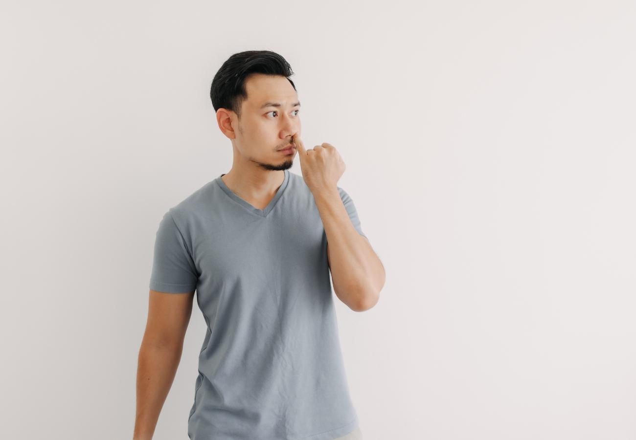 Ученые говорят, что ковыряние в носу может привести к слабоумию