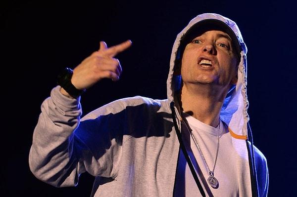 Hangi Eminem albümünün çıkış tarihi yanlış yazılmış?
