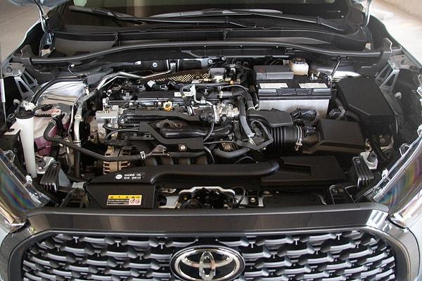 Toyota'nın 5. nesil hibrit motora yer verdiği Corolla Cross Hybrid motoruna da değinmeden geçmek olmaz.