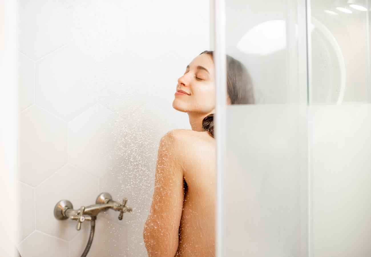 Почему не надо принимать душ каждое утро...и когда-либо вообще, объясняет английский профессор