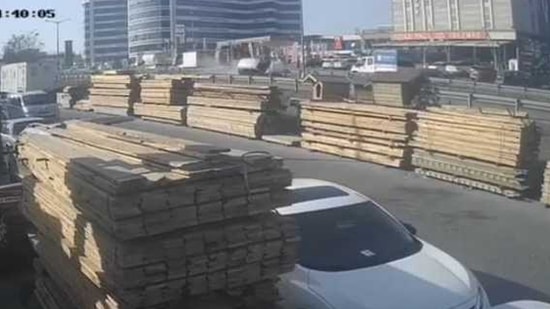 E-5’te Korkunç Kaza: Dingili Kırılan Araç Takla Attı