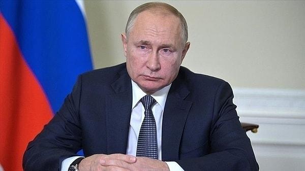 Rusya Devlet Başkanı Vladimir Putin, Ukrayna'ya karşı devam eden savaş için eski mahkumların cephede savaşmasını sağlayan bir kararnameye imza attı.