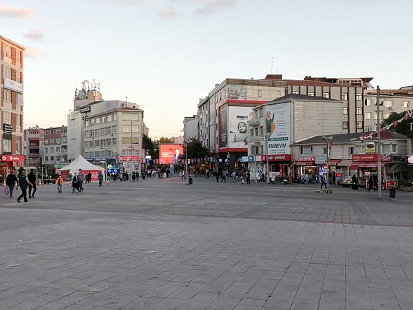 "Esenler'de perişanlık var, Esenler'de yoksulluk var, Esenler'de büyük bir dram var"