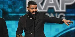 Drake Makes Star Appearance at Miami College Lecture - Onedio