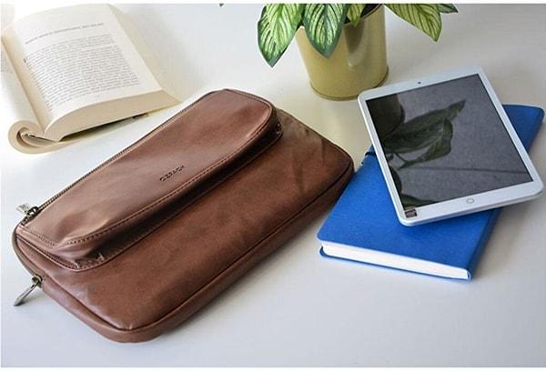 7. Okula ya da işe gidiyorsan kombinine uyacak bir laptop çantasına da ihtiyacın olabilir...