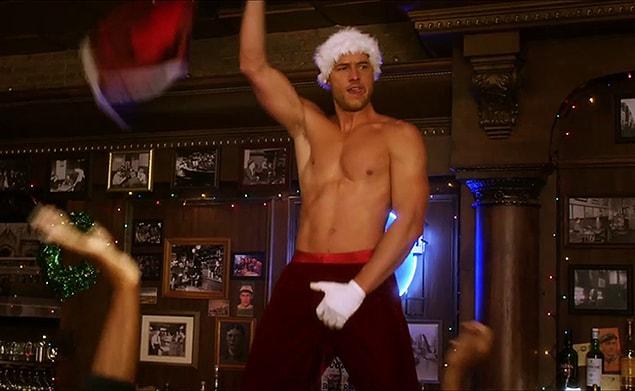 Justin Hartley in 'A Bad Moms Christmas' (2017)