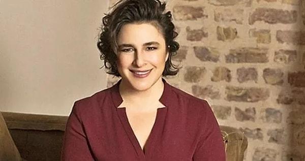 Fatmagül'ün Suçu Ne? adlı dizide Mukaddes rolüyle herkesi gerim gerim geren başarılı oyuncu Esra Dermancıoğlu'nu tanımayan yoktur.