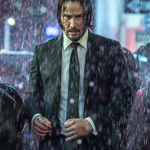 Köpeğinin öldürülmesinin ardından yeraltı dünyasına karışan eski bir suikastçının maceralarının anlatıldığı John Wick efsanesi devam ediyor!