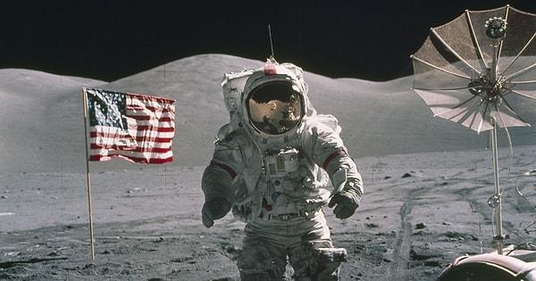 Uzay tarihçisi Teasel Muir-Harmony, Apollo'nun "siyasi amaçlara hizmet eden teknolojik bir program" olduğunu söylüyor.