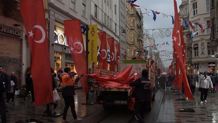 İstiklal Caddesi'nde Bombalı Saldırı Gerçekleştirilmişti! Platform ve Bayraklar Kaldırıldı