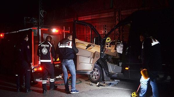 Çorum'dan Samsun'a doğru hareket halinde olan bir minibüs, Amasya’nın Merzifon ilçesinde kamyonla çarpıştı.