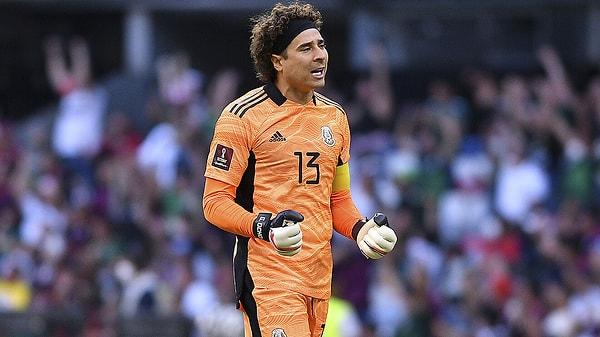 Meksika, Dünya Kupası tarihinde iki kez çeyrek final oynama başarısı gösterirken Polonya ise iki kez üçüncü oldu.