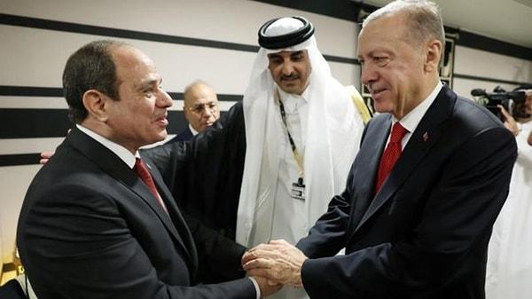 Ash, paylaşımında, Katar'da uzun zaman sonra bir araya gelen Erdoğan ve Mısır Cumhurbaşkanı Sisi'nin görüşmesini şu şekilde yorumlamıştı.👇