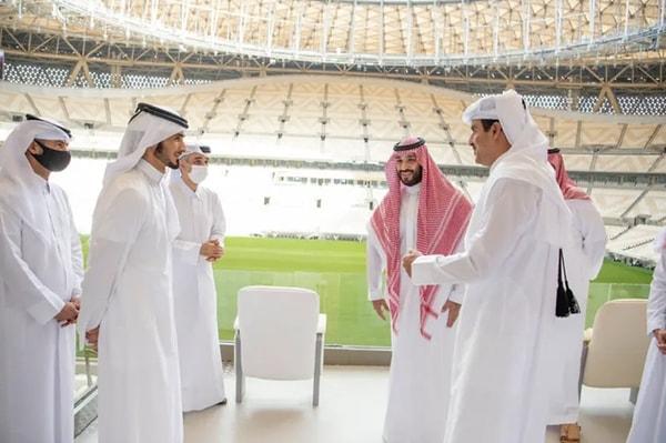 Suudi Arabistan'ın cüretkar bir ortak teklif konusunda Mısır ve Yunanistan futbol yetkilileriyle görüştüğü söyleniyor.