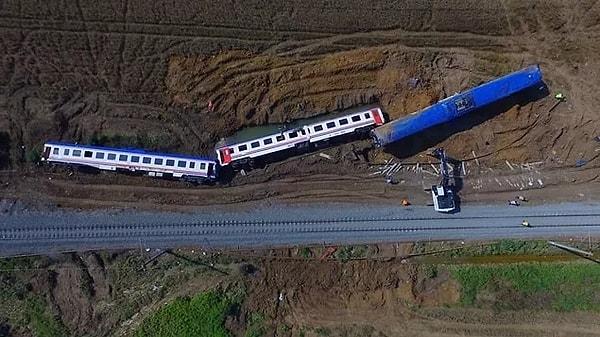 5. Çorlu'da 25 kişinin hayatını kaybettiği tren kazasına ilişkin davada dönemin TCDD 1. Bölge Demiryolu Bölge Bakım Müdürü Mümin Karasu hakkında tahliye kararı verildi. Karasu davanın tek tutuklu sanığıydı.