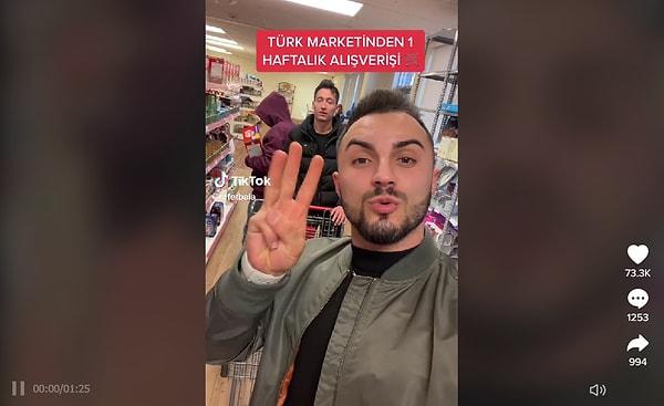 ABD'de yaşayan Türk gençleri alışverişe gidiyor. 3 kişilik alışverişlerinde gurbetçilerin deyimiyle "Türk marketi" tercih ediliyor.