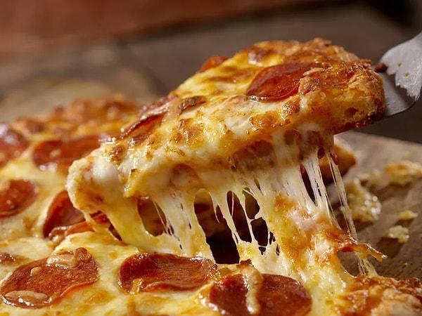 10. Pizza sevenleri böyle alalım. Patates püreli pizza tarifi: