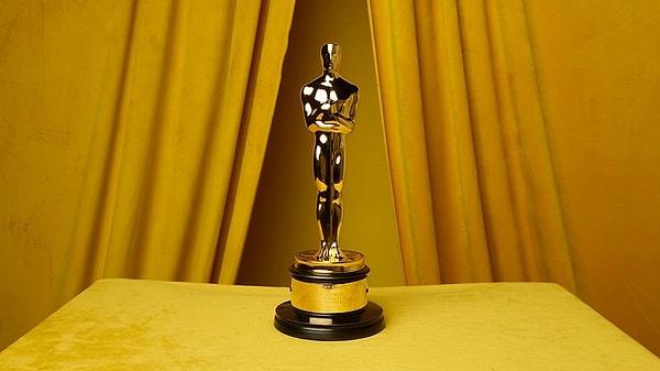 8. 2023 Oscar Ödül Töreni'nde eskiden olduğu gibi 23 kategorinin hepsinin ödülleri canlı yayında verilecek.