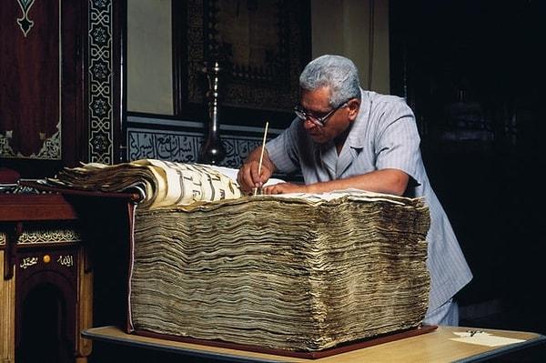 19. Dünyanın en eski Kuran'ının restorasyonu - Kahire, Mısır 1993:
