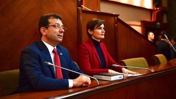 Kaftancıoğlu ayrıca salona girerken İmamoğlu ile tokalaştığını söz konusu anlarda ise Kemal Kılıçdaroğlu'nun eşi Selvi Kılıçdaroğlu'nun rahatsızlığından kaygılandığını anlattı.