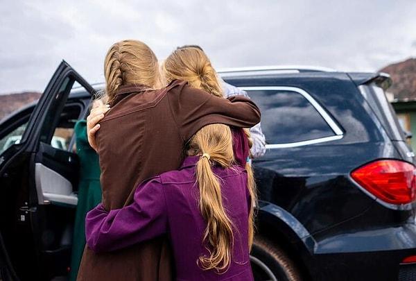 Geçtiğimiz Cuma günü federal mahkeme tarafından yayınlanan beyannamenin ardından Bateman’ın evindeki 8 kız çocuğu Arizona Çocuk Bakımevi’ne sevk edildi.