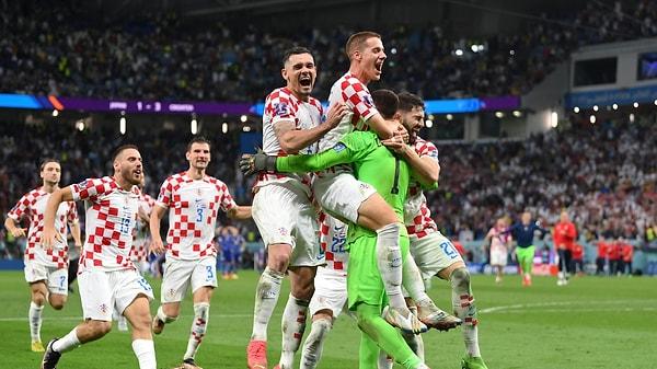 Uzatmalarda da gol olmayınca sahne penaltıcılara kaldı. Penaltılarda rakibine 3-1 üstünlük sağlayan Hırvatistan çeyrek finale kalan takım oldu.