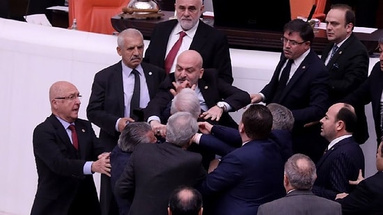 AK Partili Işık Kürsüye 'Yumruk' Dışında 4 Kez Gelmiş