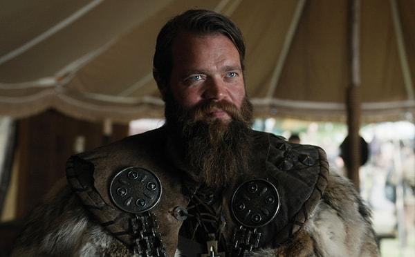 13. 'Vikings: Valhalla' dizisinin Olaf Haraldsson'ı da bu senenin sevilmeyenleri arasında.
