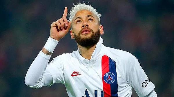 2017 yılından beri Paris Saint-Germain takımında forma giyen yıldız oyuncu, sosyal hayatıyla da sürekli gündem oluyor.