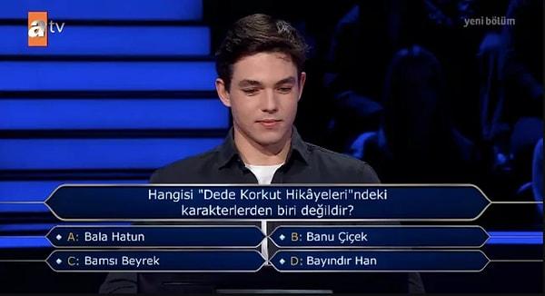 Boğaziçi Üniversitesi Mühendislik Fakültesi öğrencisi 20 yaşındaki Batu Alıcı, geçen hafta doğru cevap verdiği Atatürk sorusuyla 400 bin TL kazanarak 1 milyonluk soruyu açtırma hakkını elde etmişti. Dün de soruyu Batu ile birlikte tüm ülke gördü.