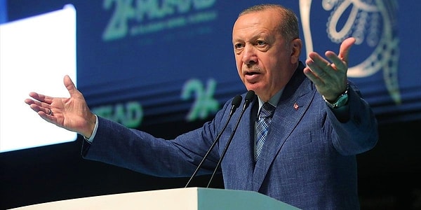 Cumhurbaşkanı Erdoğan, dün zam oranını yüzde 47 olarak açıklayarak KYK bursunun 850 TL'den 1.250 TL'ye çıkarıldığını belirtti.