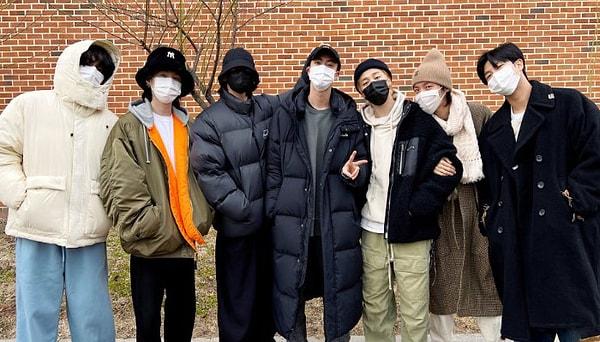 7 kişilik bir grup olan BTS'in diğer üyeleri abileri Seok-Jin'i bu fotoğraflarla uğurladı.
