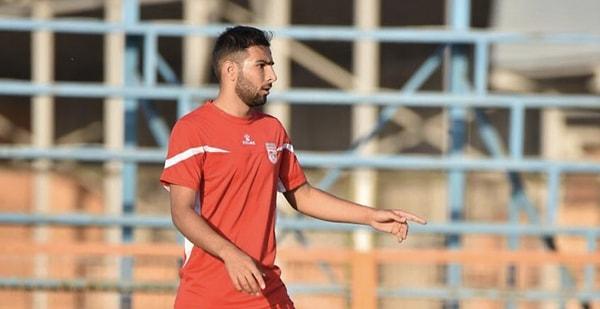 İran yerel basınında yer alan haberlerde ise; futbolcunun bir albayı ve Besic olarak bilinen gönüllü milis teşkilatının iki üyesini öldürmesi nedeniyle tutuklandığı iddia ediliyor.