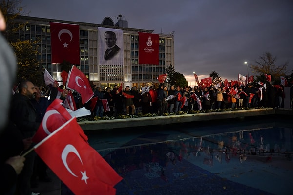 Independent, İmamoğlu'nu 'Erdoğan'ın en büyük rakibi' olarak niteledi.