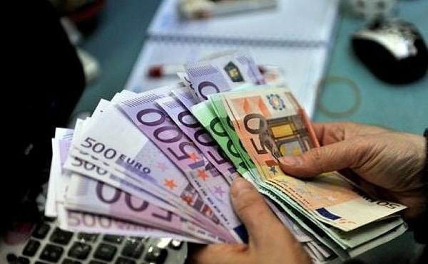 2022 yılının sonuna yaklaşırken dolar ve eurodaki son durum merak ediliyor.