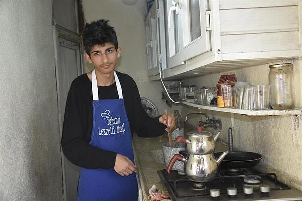Onu tanıdığımızda küçük ve kısıtlı mutfağında yemekler yapan, 17 yaşında bir gençti. 12 çocuklu bir ailenin üyesi olan Taha Durmaz'dan bahsediyoruz.